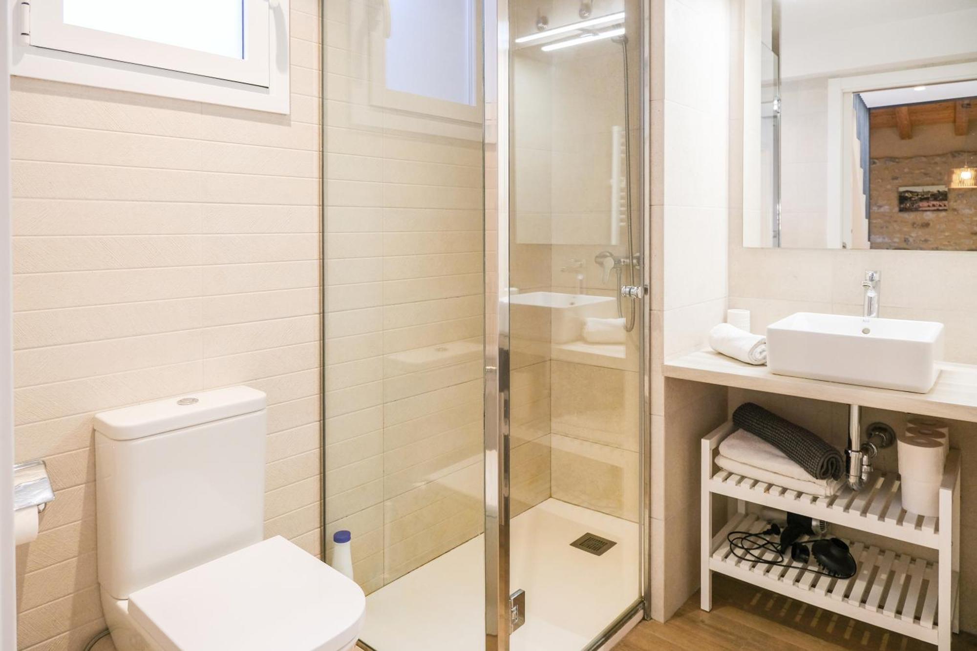 Ganganell Atic Apartamento Con Terraza En Besalú Kültér fotó