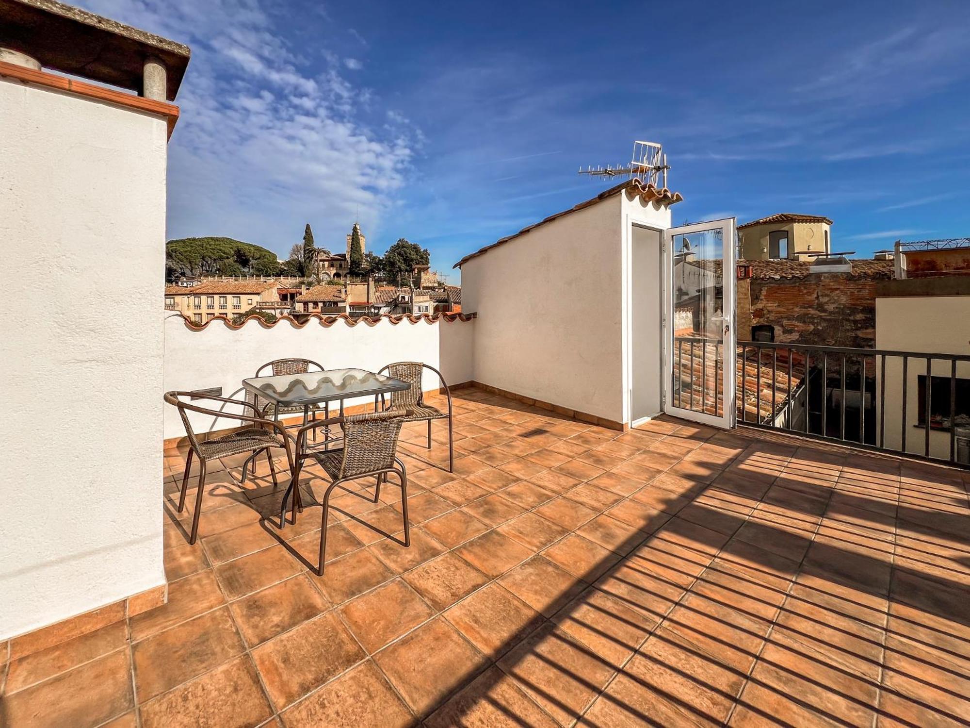 Ganganell Atic Apartamento Con Terraza En Besalú Kültér fotó