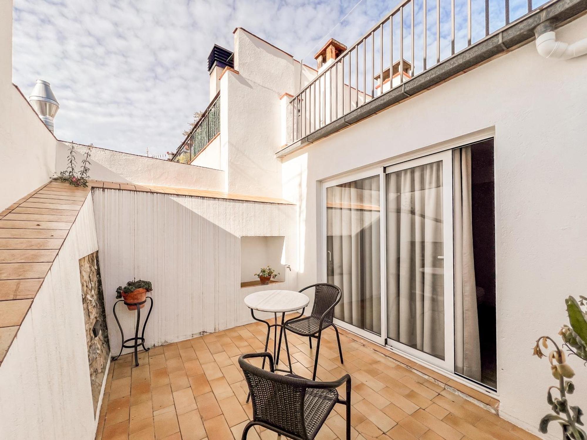 Ganganell Atic Apartamento Con Terraza En Besalú Kültér fotó